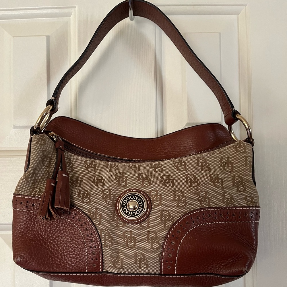 Dooney and Bourke - handbag